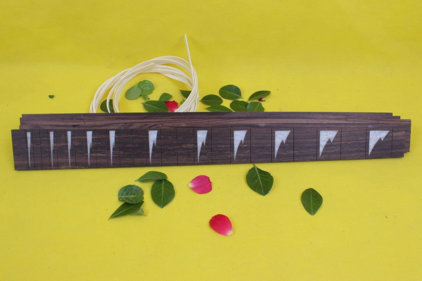 24 Fret Electric Guitar Fingerboard Rosewood Fretboard for Guitar Replacement Parts 25.5 Inch Shark Fine Inlay DIY Unfinished (Gtzb-028)