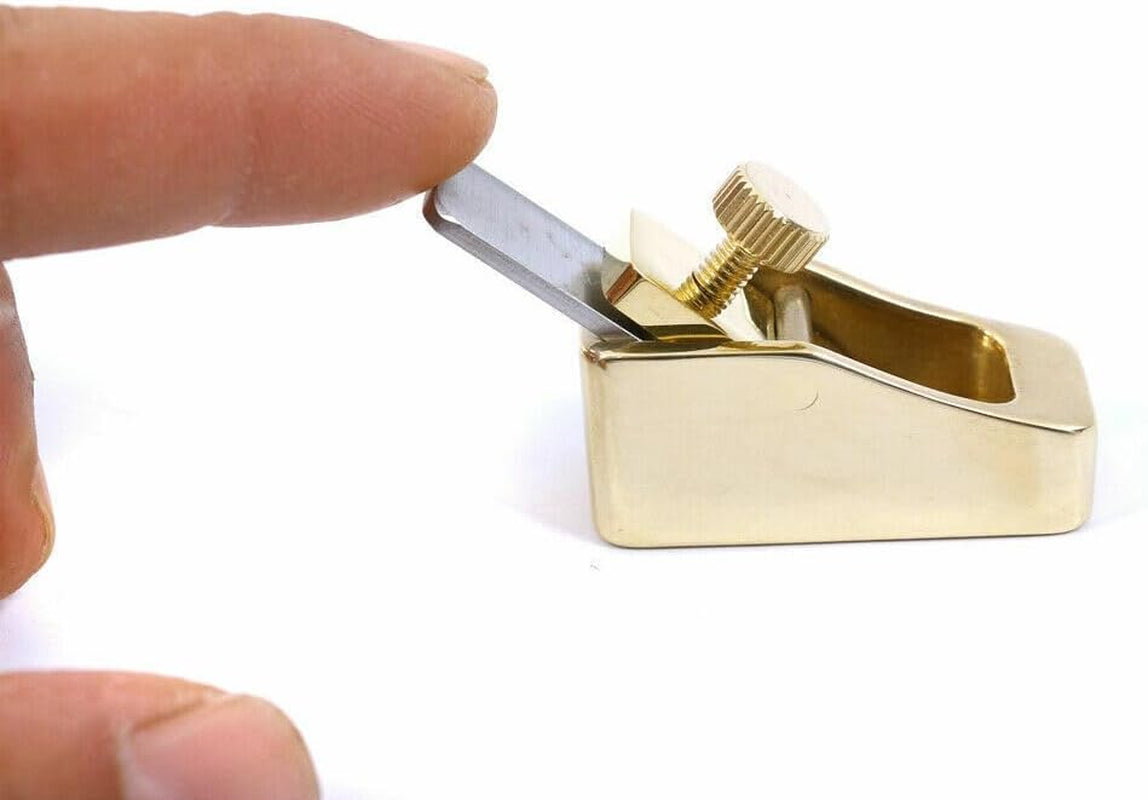 Brass Luthier Plane Woodworking Tool Flat Bottom/Convex Bottom High-Speed Steel Blade Violin/Viola/Cello Thumb Planer Durable (Flat Bottom)