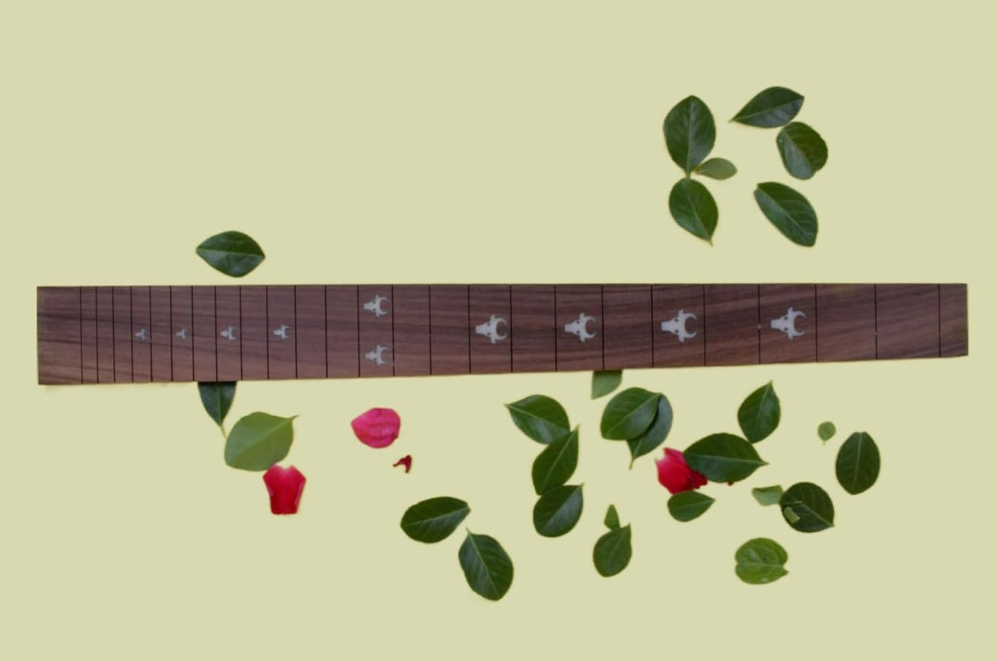 24 Fret Electric Guitar Fingerboard Rosewood Fretboard for Guitar Replacement Parts 25.5 Inch Oxhead Inlay DIY Unfinished (648Mm)
