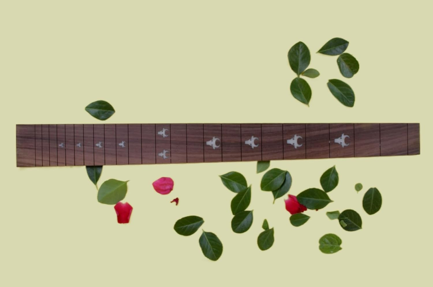 24 Fret Electric Guitar Fingerboard Rosewood Fretboard for Guitar Replacement Parts 25.5 Inch Oxhead Inlay DIY Unfinished (648Mm)